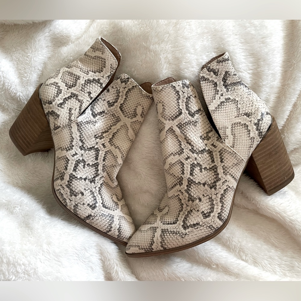 Steve Madden Kaylah booties 8 croc